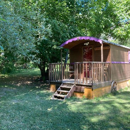 Camping, Hotel De Plein Air Les Cariamas Chateauroux-les-Alpes Exteriér fotografie