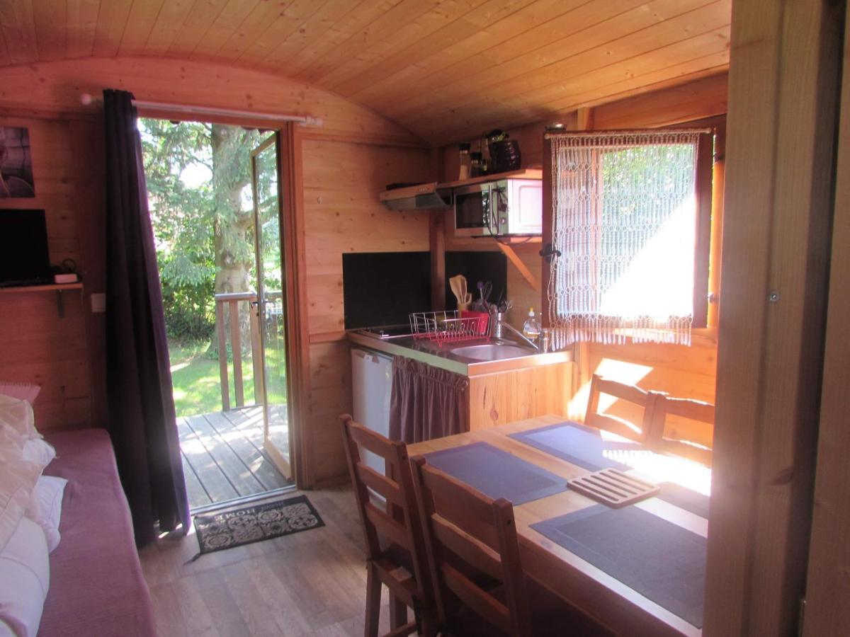 Camping, Hotel De Plein Air Les Cariamas Chateauroux-les-Alpes Exteriér fotografie