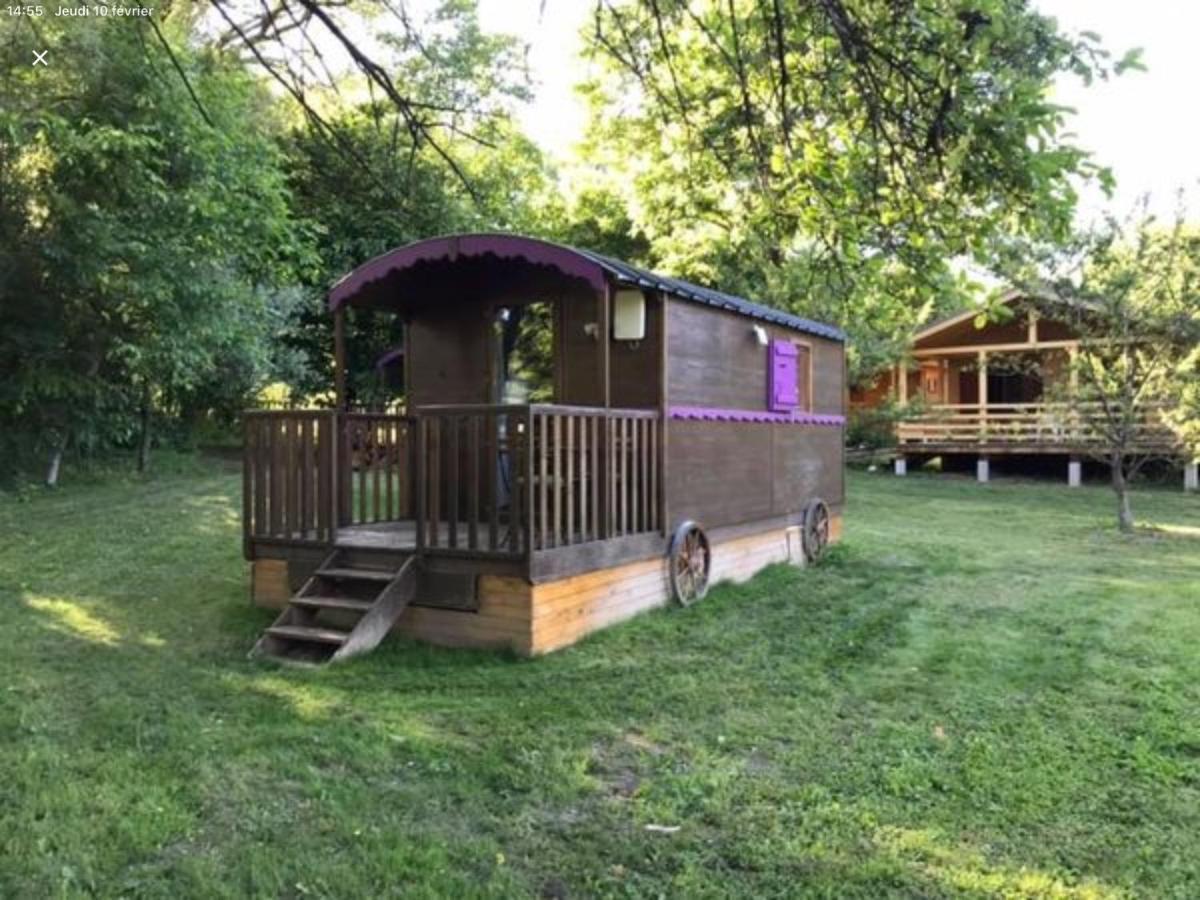 Camping, Hotel De Plein Air Les Cariamas Chateauroux-les-Alpes Exteriér fotografie