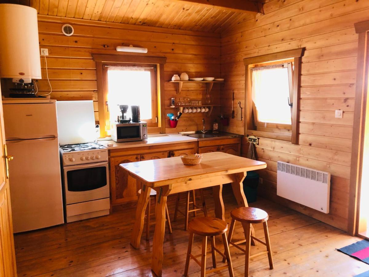 Camping, Hotel De Plein Air Les Cariamas Chateauroux-les-Alpes Exteriér fotografie