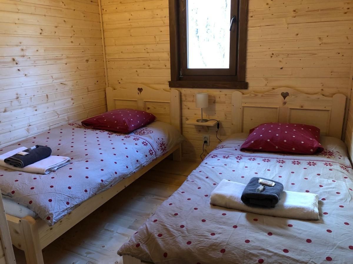 Camping, Hotel De Plein Air Les Cariamas Chateauroux-les-Alpes Exteriér fotografie