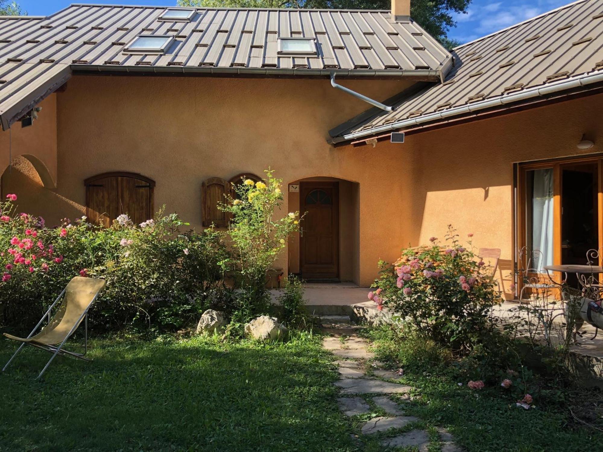 Camping, Hotel De Plein Air Les Cariamas Chateauroux-les-Alpes Exteriér fotografie