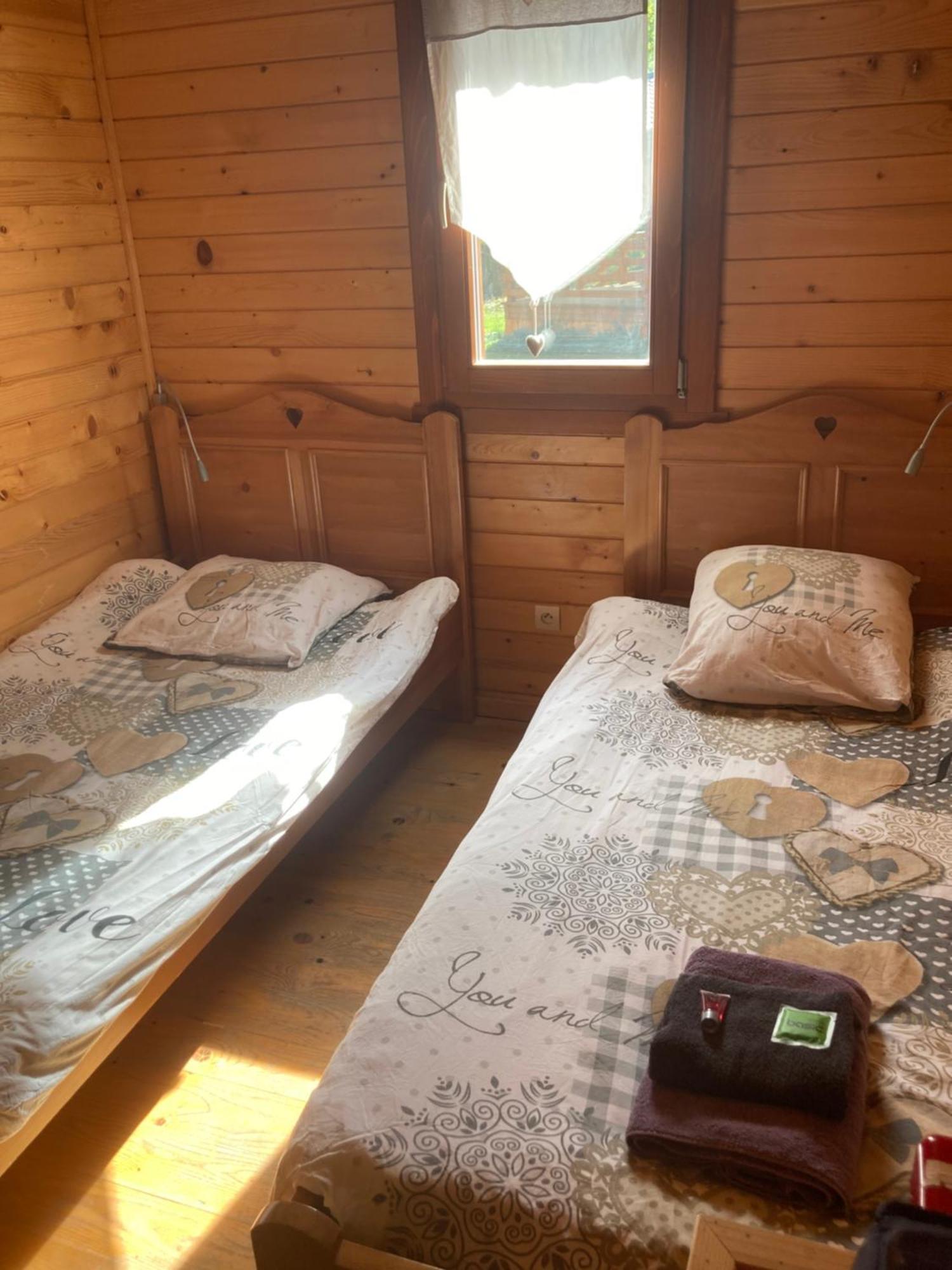 Camping, Hotel De Plein Air Les Cariamas Chateauroux-les-Alpes Exteriér fotografie