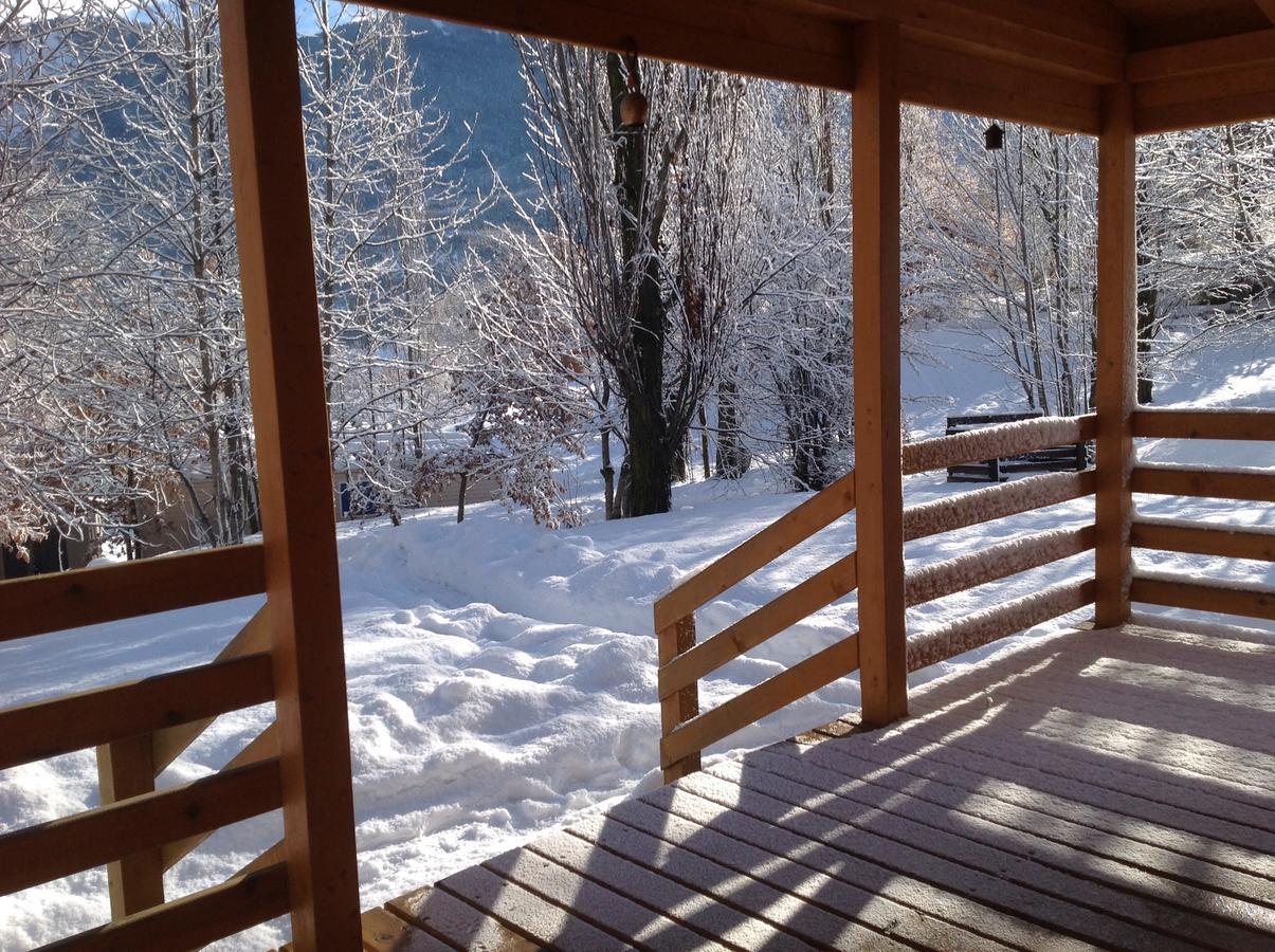 Camping, Hotel De Plein Air Les Cariamas Chateauroux-les-Alpes Exteriér fotografie