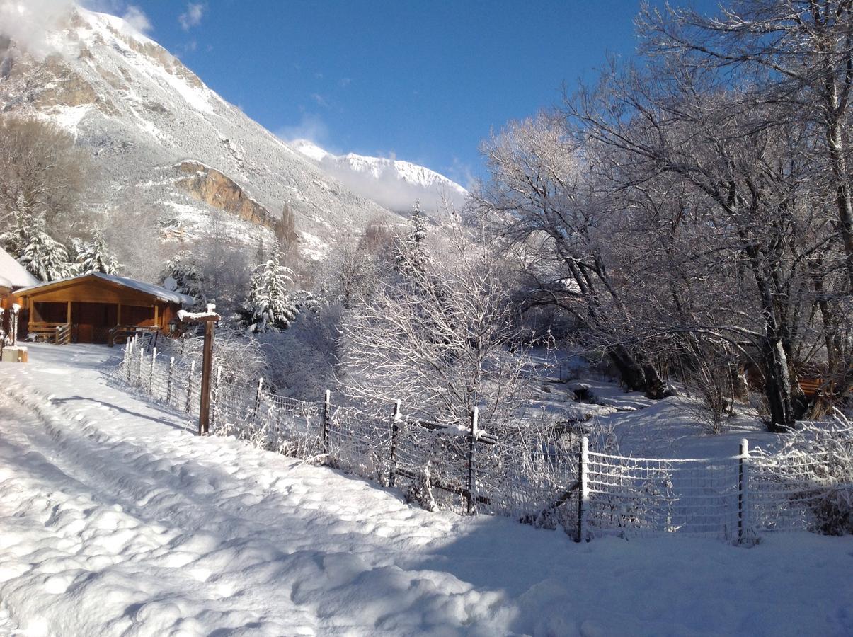 Camping, Hotel De Plein Air Les Cariamas Chateauroux-les-Alpes Exteriér fotografie