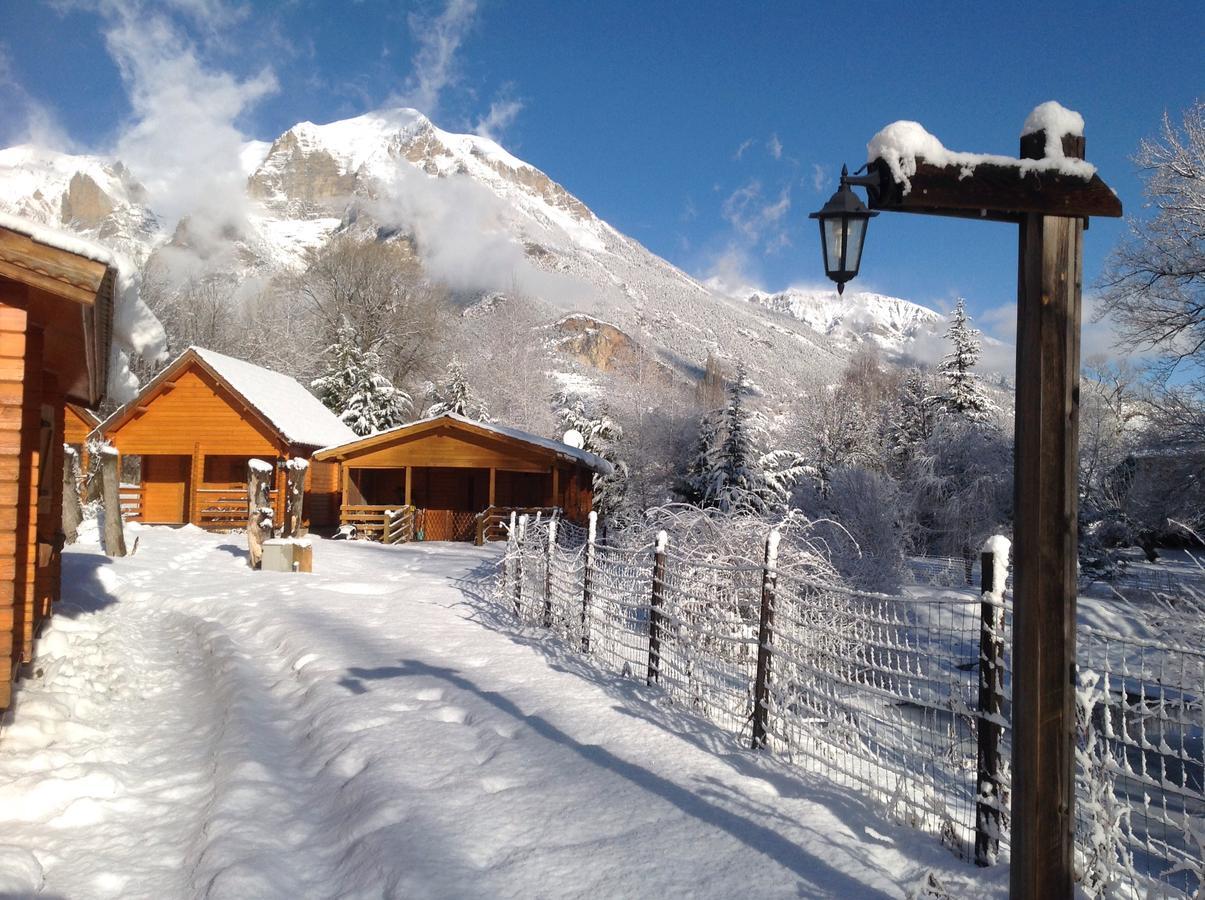 Camping, Hotel De Plein Air Les Cariamas Chateauroux-les-Alpes Exteriér fotografie