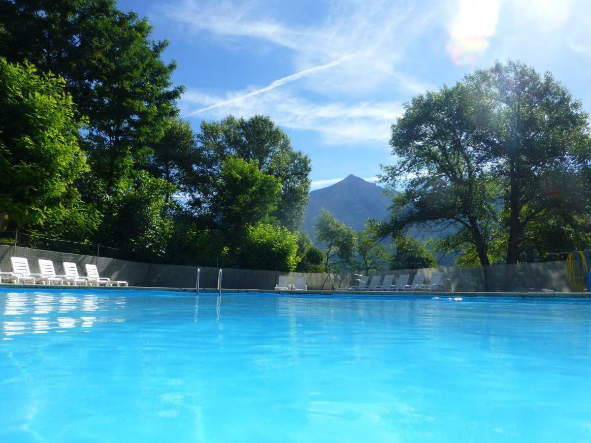 Camping, Hotel De Plein Air Les Cariamas Chateauroux-les-Alpes Exteriér fotografie